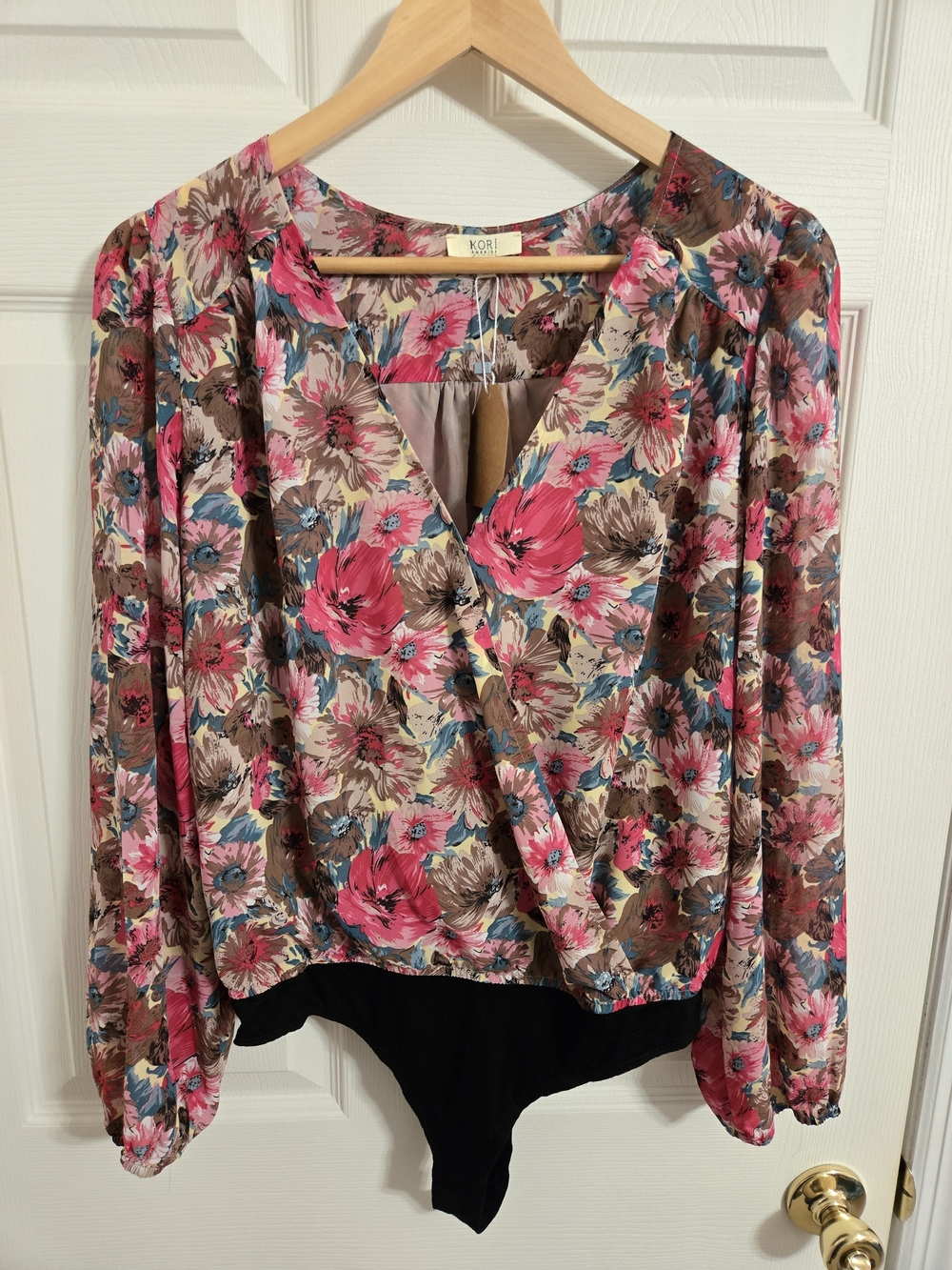 Kori Floral Long-Sleeve Bodysuit Top in Pink, Brown and Blue Size Medium